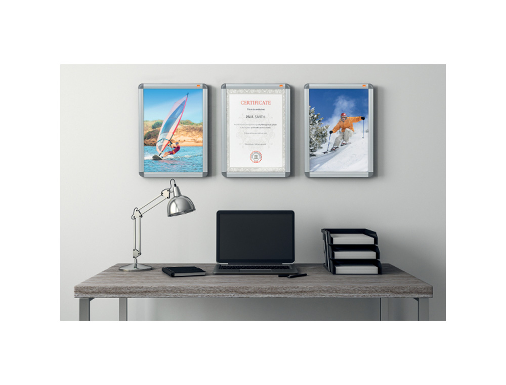 VITRINA DE ANUNCIOS NOBO CON MARCO DE ALUMINIO A PRESION PREMIUM PLUS PARA EXTERIOR DIN A1 650X900X17 MM